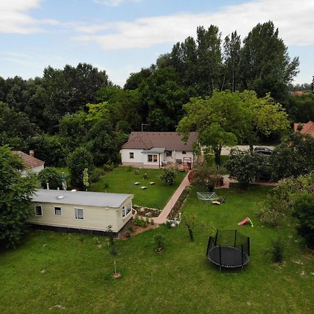 Hidlab Apartman Kimle Kültér fotó